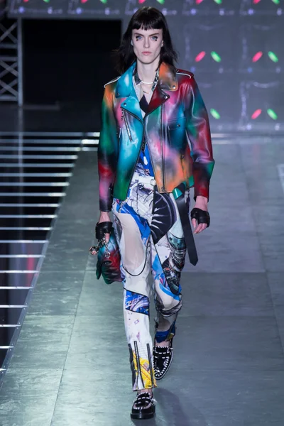 Look 48